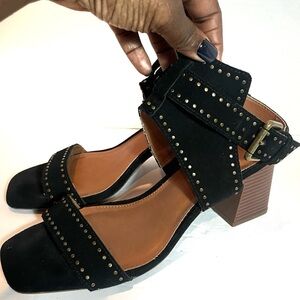 Wonderly Women’s Delilah Stud Sandals Size 9M